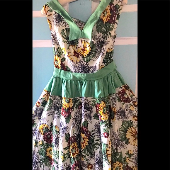 Vintage hand made Dresses & Skirts - Vintage linen floral feminine garden party dress !